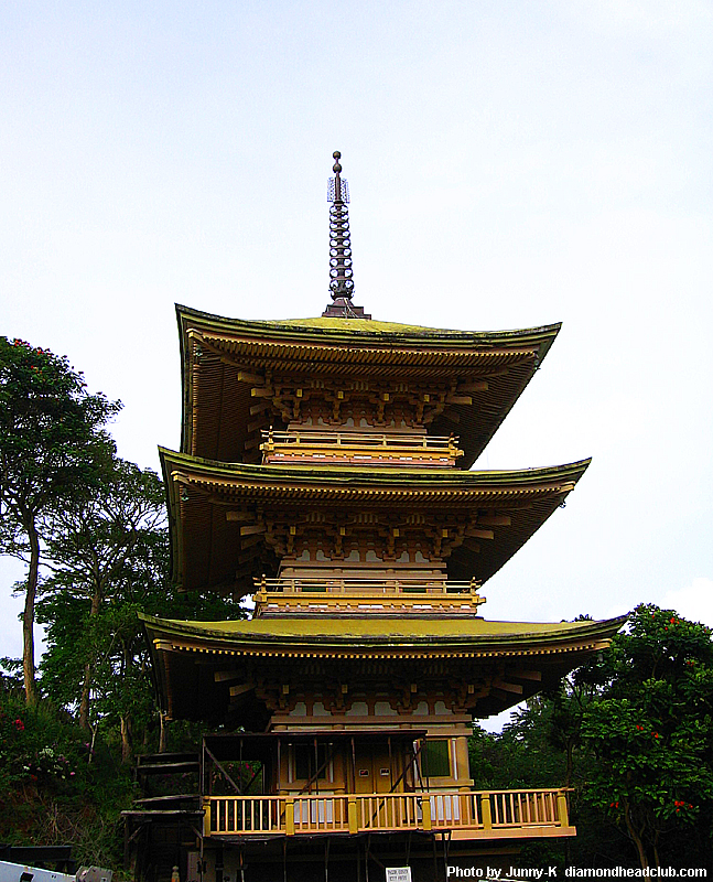 京都ガーデンの三重塔